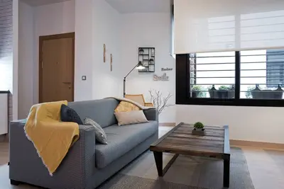 Image de Nouvel appartement de 1 chambre dans le centre-ville de Malaga avec parking et piscine sur le toit