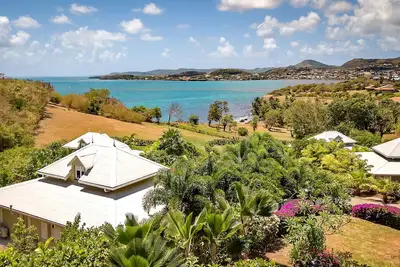 Image de Lady Palm - Superbe villa en 1ère ligne de front de mer