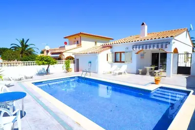 Image de Ref. Destinata: Villa avec grande piscine privée, climatisation et Wifi.