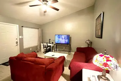 Image de Home Away From Home - Tout ce dont vous avez besoin pour un séjour inoubliable à Austin,