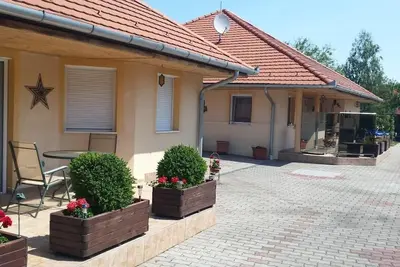Image de Maison de vacances Balatonberény pour 1 - 7 personnes avec 3 chambres à coucher - Maison de vacances