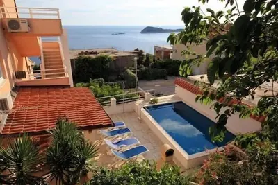 Image de Charmante villa de campagne avec piscine privée!