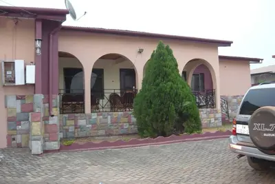 Image de A Spacious 3 Bedroom House
