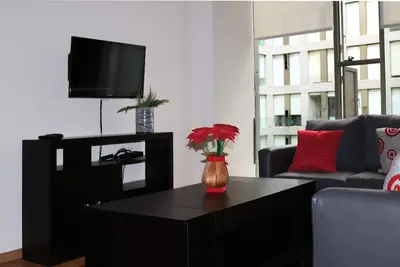 Image de Pa Suites Historic Centre 2 Bdrm, Visites bilingues, Service d'aéroport, Piscine 306