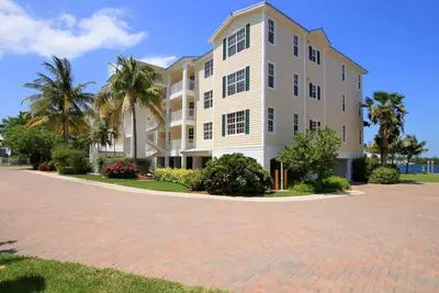 Image de Magnifique condo 3 chambres - Bay Harbor A101