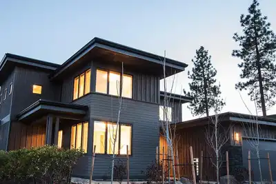 Image de Cheminée, bain à remous privé, vues sur la montagne, services et installations du complexe, sentiers de la forêt Natl