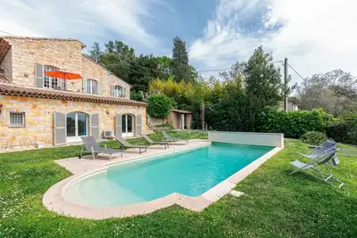Image de Ravissant mas provençal, piscine, vue mer. Idéal pour vos vacances à Mougins!