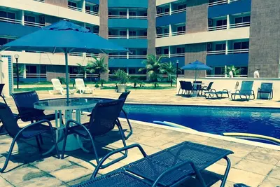 Image de Vues planes de la pointe de la mer Noire à 100 mètres de la plage