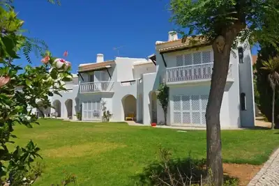 Image de Sao Rafael. Superbe 2 lits G. étage Apt. Plage / piscine 250m. Albufeira 5 minutes en taxi