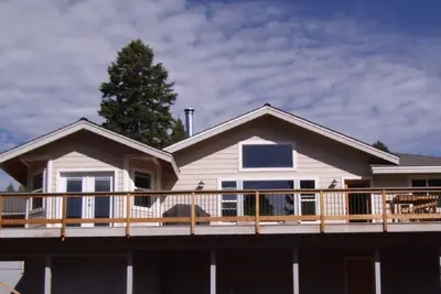 Image de * ÉTOILES Et Rayures * Le lac est plein * Et les poissons sont en train de mordre * Chester * Mt. Lassen *