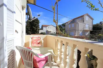 Image de Appartement de deux chambres avec le balcon et la vue sur le mer Supetar, Brac (A-16656-b)