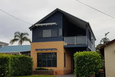 Image de \"Lazy Dayz\" maison de plage de Currarong. 50m des plages préservées et des sentiers de randonnée