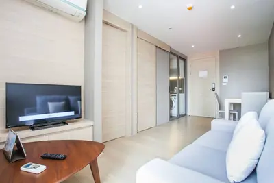 Image de condo confortable et de luxe. # 1 (Bts et Mrt Silom)
