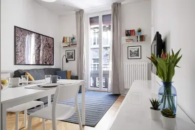 Image de L'appartement derrière Neptune! x4