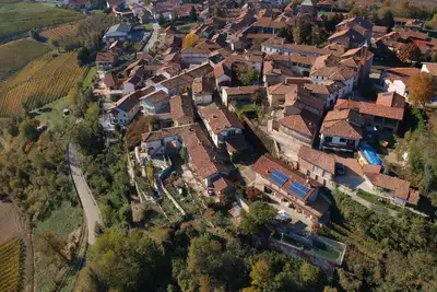 Image de La Vigna del Parroco 'Marrone' Maison de campagne avec piscine et Wi-Fi gratuit