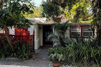 Image de Storybook Cottage dans un emplacement de rêve - Piscine privée, À proximité de Siesta & More