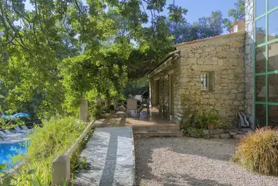 Image de Villa Familiale En Pierre Avec Piscine  Et Grand Jardin Clime Wifi - 6 Pers