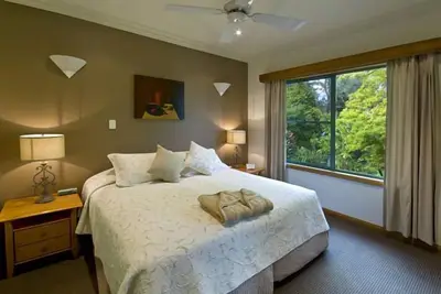Image de Boronia Cottage avec vue sur le parc national du mont Yango