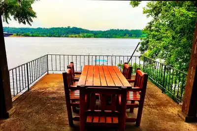 Image de Unique St Croix River Rambler avec quai privé et front de rivière