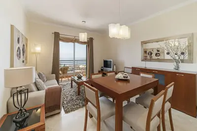 Help Iii, appartement avec vue sur la mer