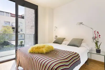 Image de 3 pièces 6 personnes à Sant Gervasi avec terrasse près du Teknon - WiFi gratuit