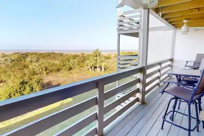 Image de Vues sur l'eau - Piscines - Courts de tennis