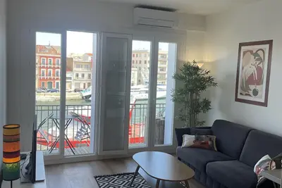 Image de Appartement de charme vue exceptionnelle sur quai Sete Centre Ville - Clim Wifi