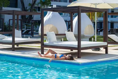 Image de Incroyables suites présidentielles avec vue sur la mer - Studio et 1/2 chambres à coucher, salon, cuisine
