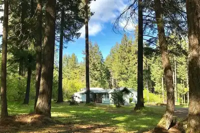 Image de Maison de rivière au saumon blanc