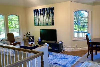 Image de Charmant, paisible et proche de tout!