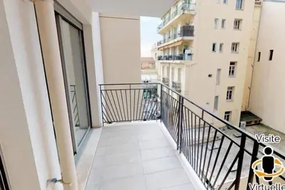 Image de Charmant 2p moderne avec terrasse, parking privé, en plein centre de Menton, à 2 pas de la mer