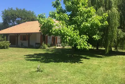 Image de Villa au milieu des pins & bord de lac
