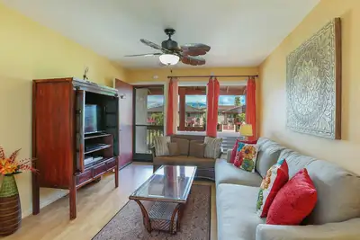 Image de Village Manor B22, au cœur de la ville de Kapaa, à pied des commerces et des plages