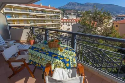 Image de Grand 2p climatisé, terrasse, parking, centre Menton, commerces & plages à pied