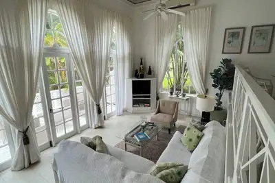 Image de Villa privée entièrement climatisée. Escapade parfaite en couple!
