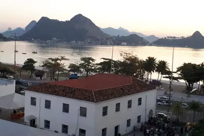 Image de Appartement confortable avec vue sur la mer.