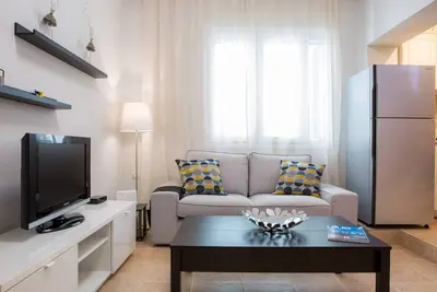 Image de Magnifique maison avec grande terrasse sur le toit offrant une vue sur le centre historique