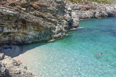 Image de 2 chambres à coucher à Olbia