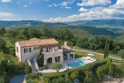Image de Villa neuve en pierre de haute qualité avec vue panoramique - Offres De DERNIÈRE Minute!