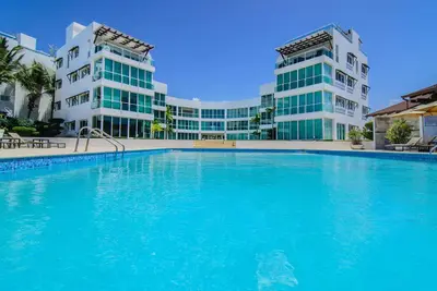 Image de Condo 2-Bd sur plage de sable privée, piscine, entièrement meublé et équipé