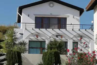 Image de 3 chambres ~ 3 EnSuite ~ 4 piscines ~ Gym ~ Tennis ~ Restaurant ~ * Wifi (voir notes)