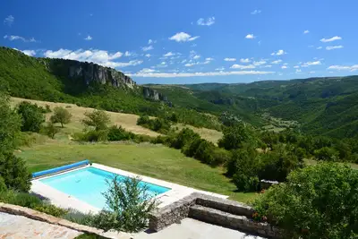 Image de Grande demeure confortable dans Domaine privé avec piscine et vue époustouflante