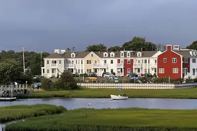 Image de Cozy 2 Br Condo donnant sur la rivière Herring West Harwich