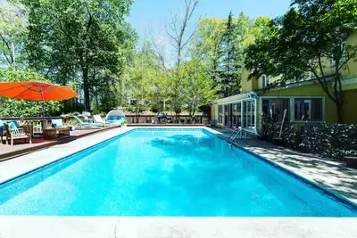 Image de Piscine d'eau salée - Grande maison familiale