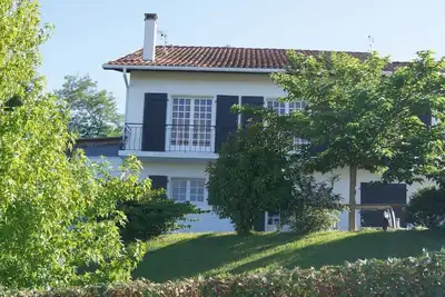 Image de Appartement 60 m² dans villa, près de la mer et de la montagne