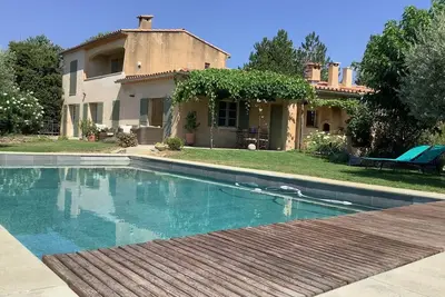 Image de Maison 'Les Jasmins' avec piscine au coeur du Luberon