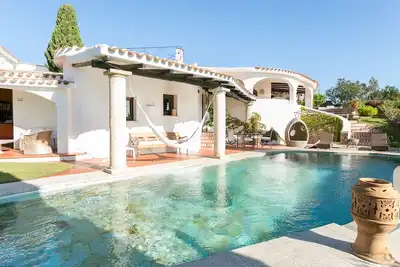 Image de Spectaculaire villa panoramique dans le centre de Porto Cervo
