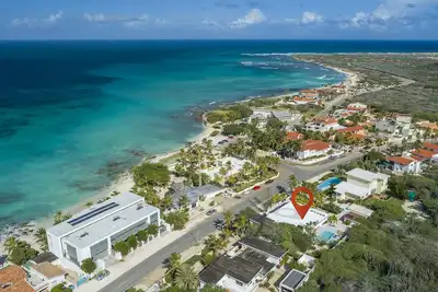 Image de Boca Catalina Modern Villas 2 chambres 2 salles de bain cuisine complète étapes de la plage