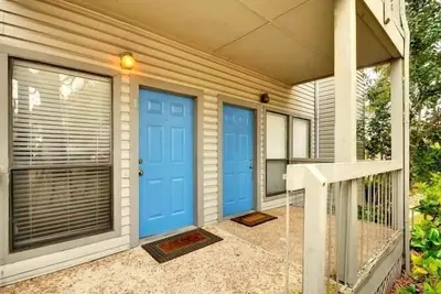 Image de Proche du centre ville - Avec Vues Treeptop et les sons de printemps