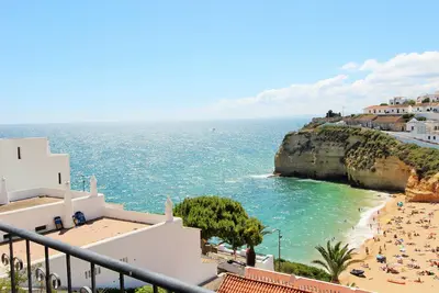 Image de Vue Fabuleuse De La Plage De Carvoeiro